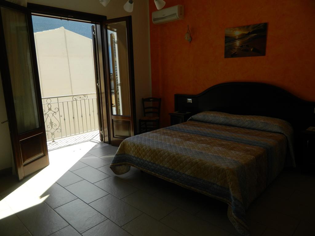 Baia Santa Margherita B&B Castelluzzo Zimmer foto