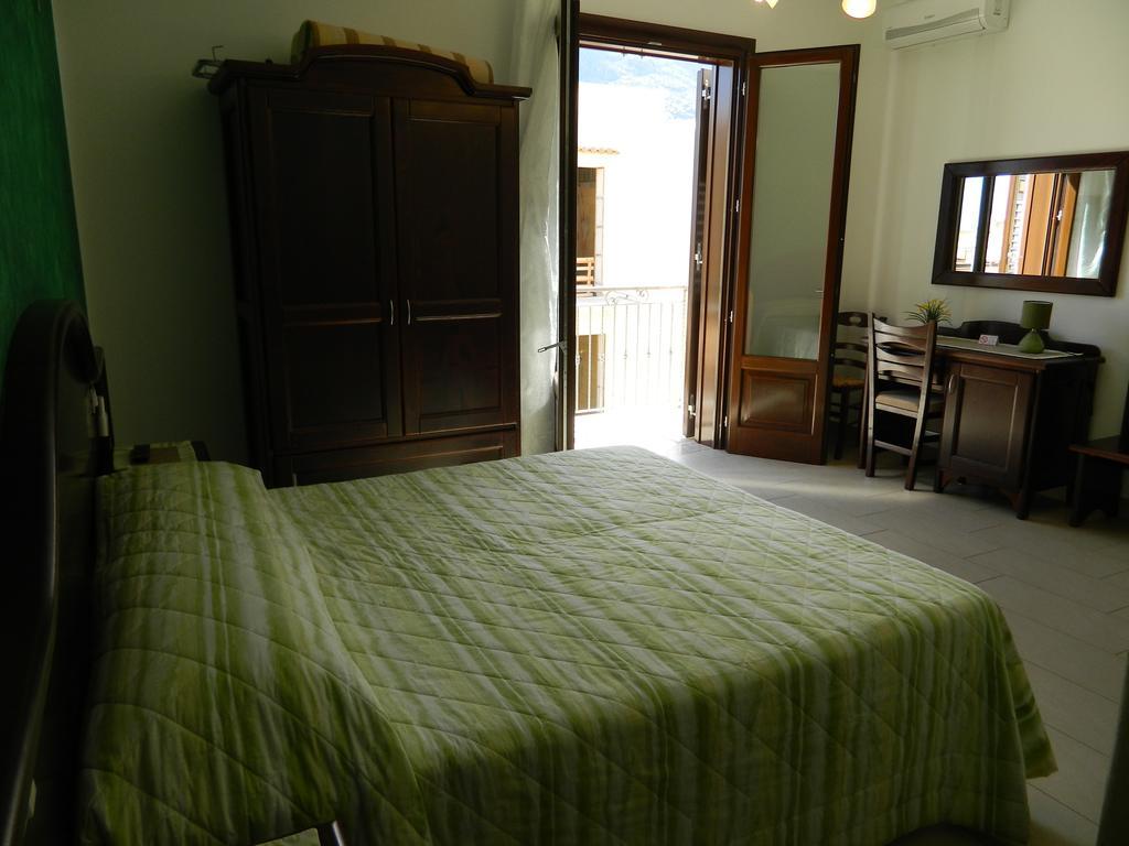 Baia Santa Margherita B&B Castelluzzo Zimmer foto